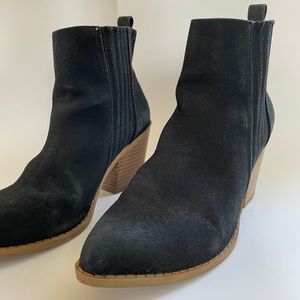 Forever 21 black booties with wooden heel. Size 8.5 Women